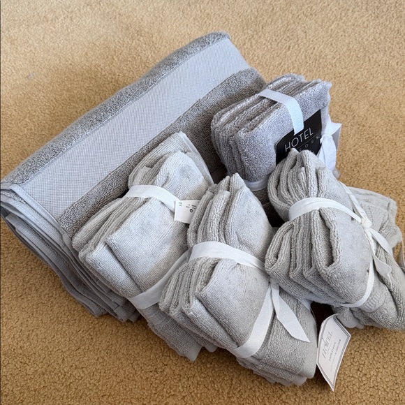 Hotel Collection Silver and Gray Wash Cloth Set - Picture 5 of 6